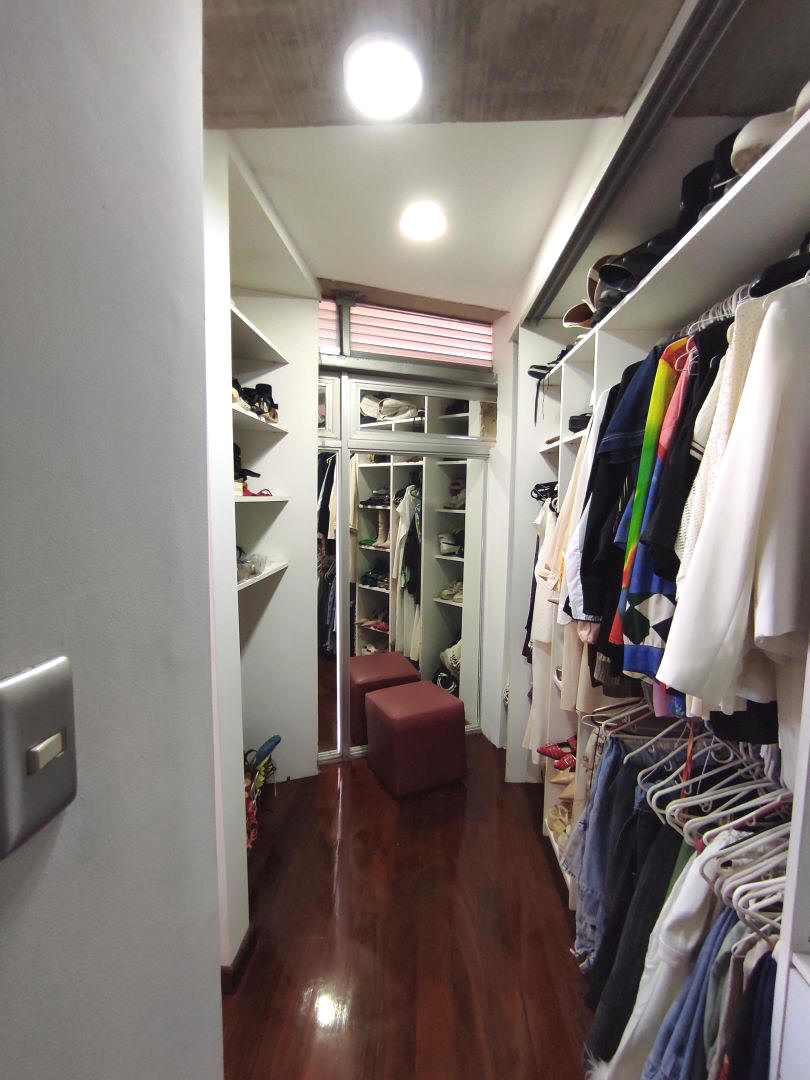 Se alquila muy agradable "Loft" de 143 m2 en dos plantas. Amoblado.Cuenta con una ubicacin privilegiada y un diseo nico, muy agradable y particular.