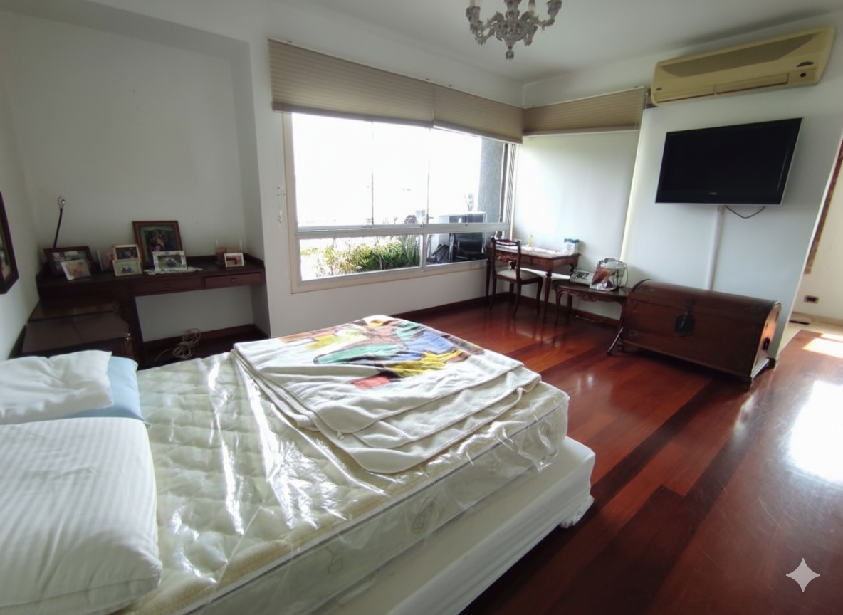 Se vende rendidor apartamento en conjunto bien mantenido, con muy buenas iluminacin y vista. Ubicado en zona muy tranquila, a distancia peatonal muy conveniente del C.C. Terrazas y C.C Lomas de La Lagunita.