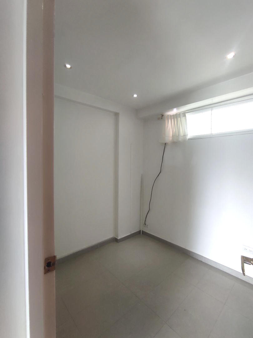 Venta apartamento en Los Bambes, La Boyera parte alta. Excelente conjunto ubicado en calle terminal con control de acceso, estricta seguridad. Zona muy tranquila con clima de montaa y vistas panormicas.