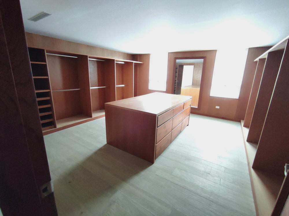 Venta o Alquiler apartamentos en el exclusivo conjunto "Paraso Los Chorros. Alquiler $9-11/m2 Venta $2.220/m2