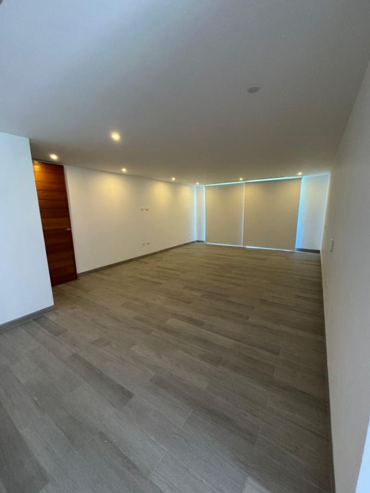 Venta o Alquiler apartamentos en el exclusivo conjunto "Paraso Los Chorros. Alquiler $9-11/m2 Venta $2.220/m2