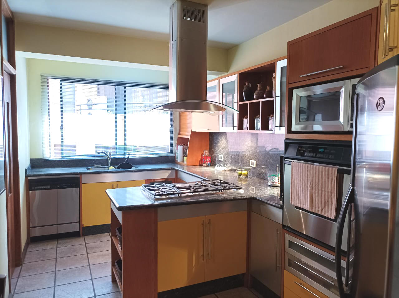 Venta Apartamento Campo Alegre, Caracas, precio de oportunidad
