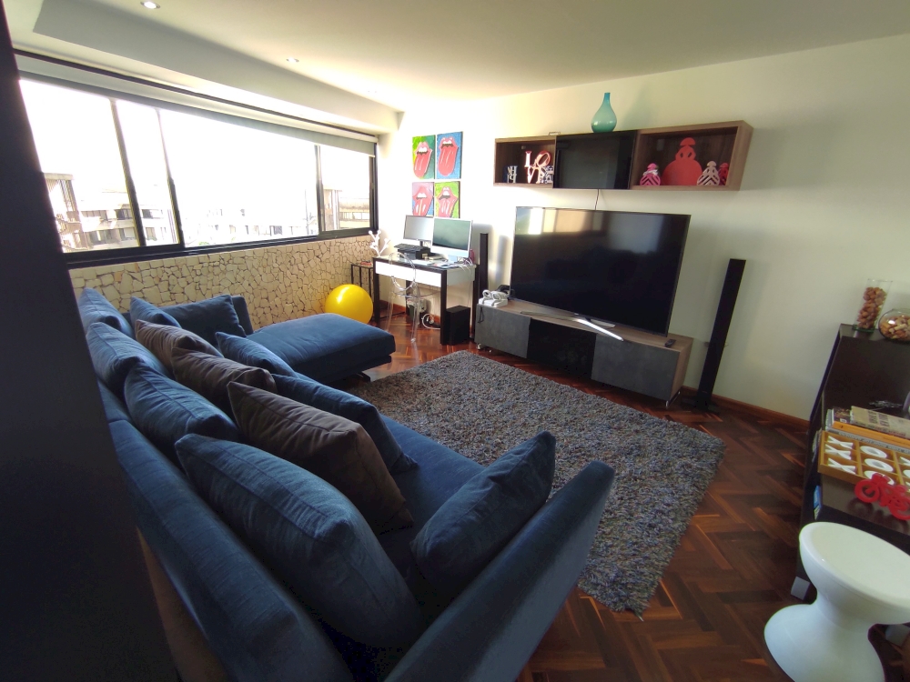 Impecable apartamento en Colinas de Valle Arriba, muy bien ubicado y con excelente vista, actualizado, listo para mudarse, zona segura y tranquila
