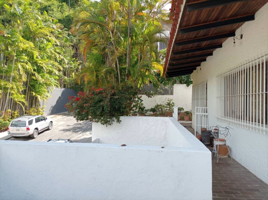 Venta Casa Santa Marta Caracas, excelente ubicacin en calle ciega con caseta de control y vigilancia