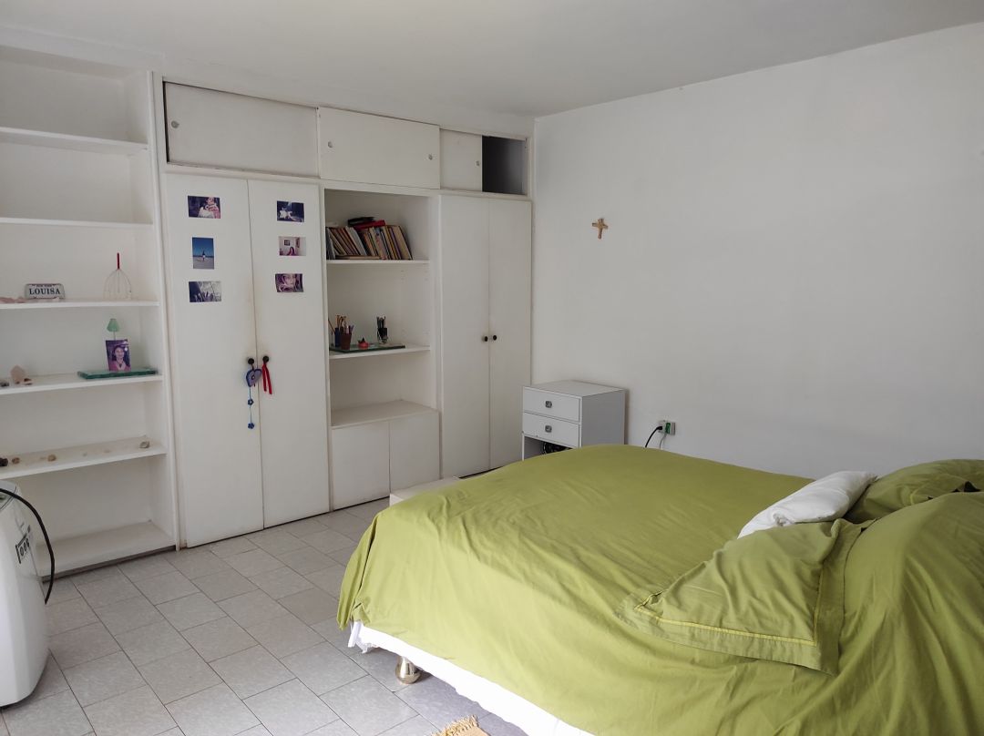 Venta Casa Santa Marta Caracas, frente al Centro Comercial. Inmuebles, compra, venta, alquiler, inversin, corredores, corretaje, asesores