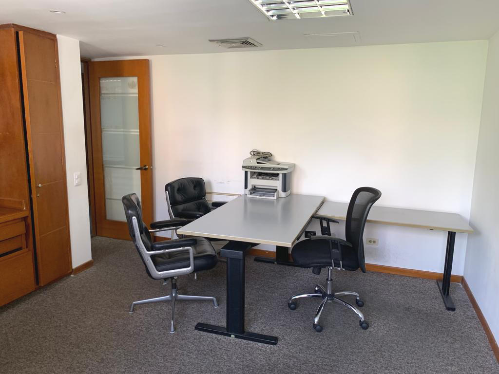 Venta, Oficina, La Castellana IASA, excelente ubicacin