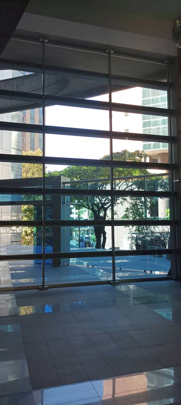 En Venta piso completo en en Centro Galipn, en El Rosal, impecable conjunto de oficinas ubicado en el principal corredor financiero y empresarial de la Capital. https://grupo-tenca.com/index.html