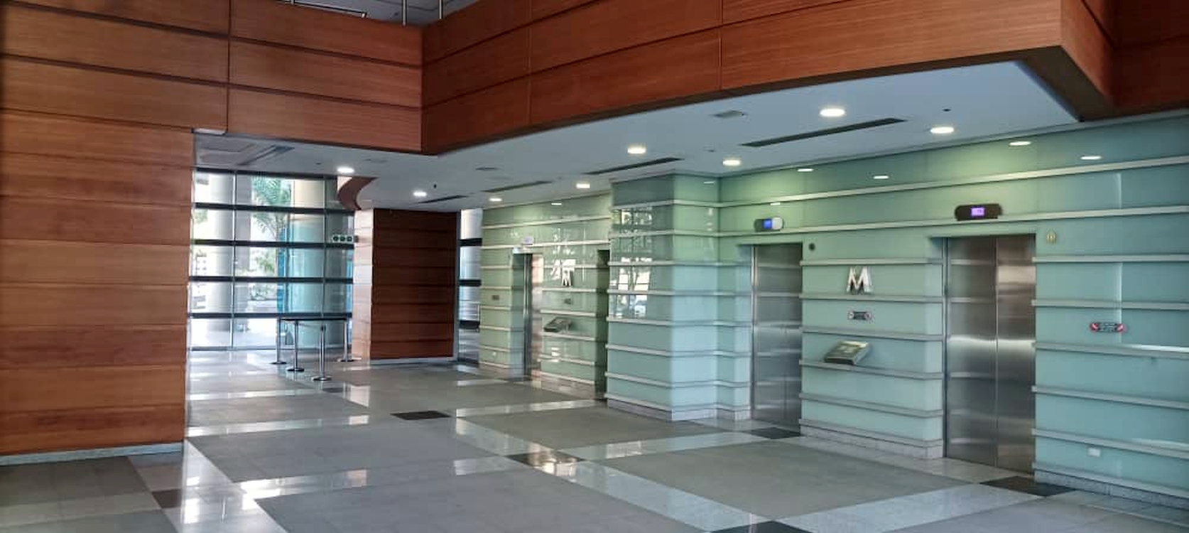 En Venta piso completo en en Centro Galipn, en El Rosal, impecable conjunto de oficinas ubicado en el principal corredor financiero y empresarial de la Capital. https://grupo-tenca.com/index.html